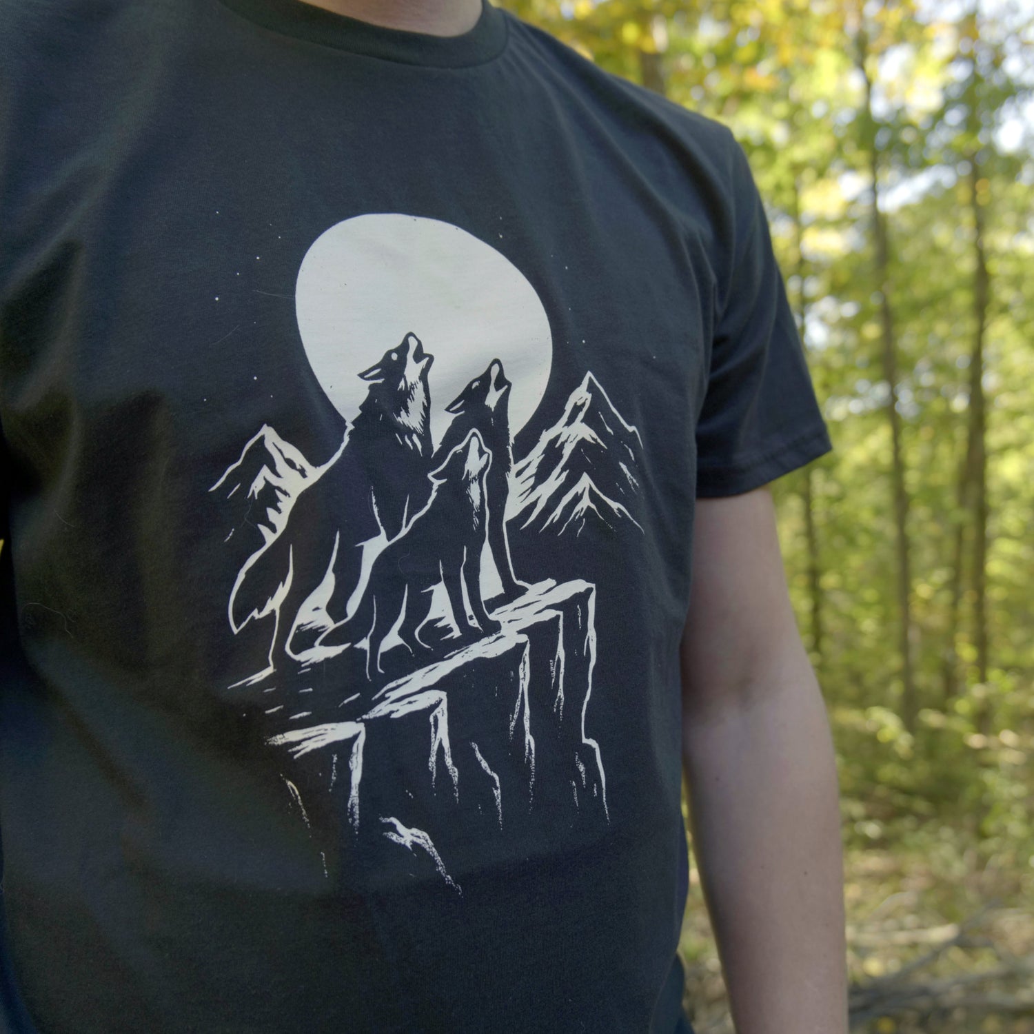 T-Shirt: 3 Wolf Moon