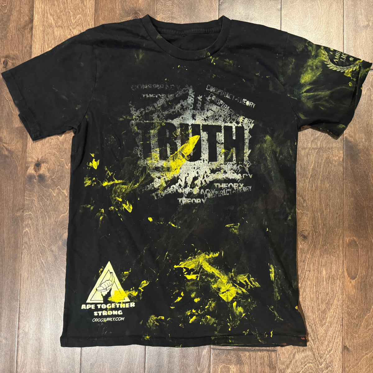 T-Shirt: Derelictor (SIZE: M)
