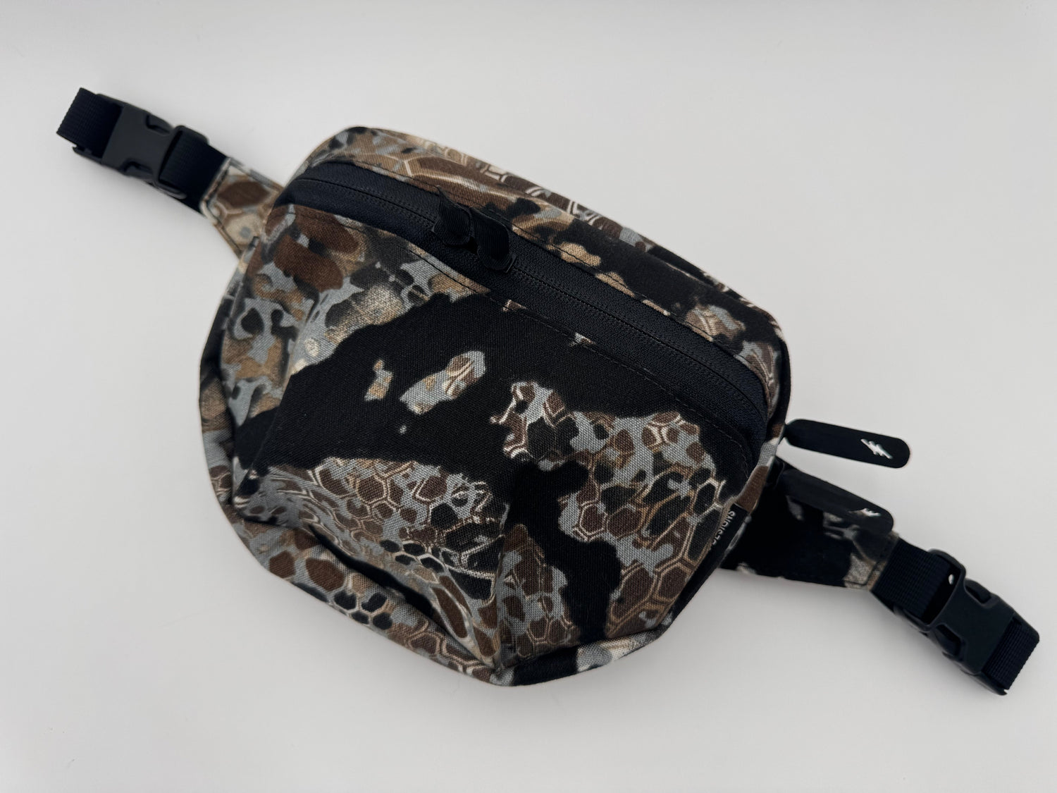 Multifunctional Fanny Pack (Various Colors and Patterns)