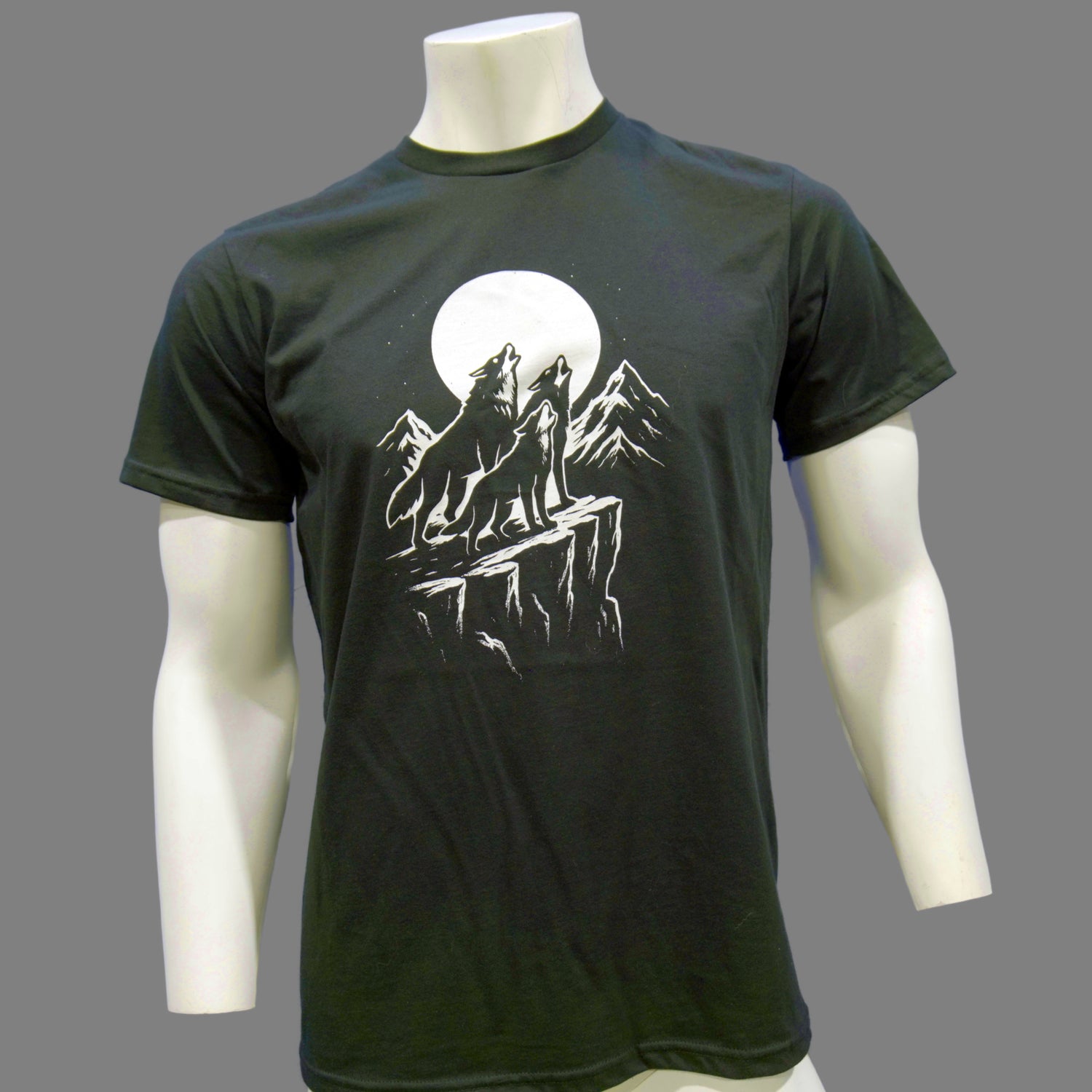 T-Shirt: 3 Wolf Moon
