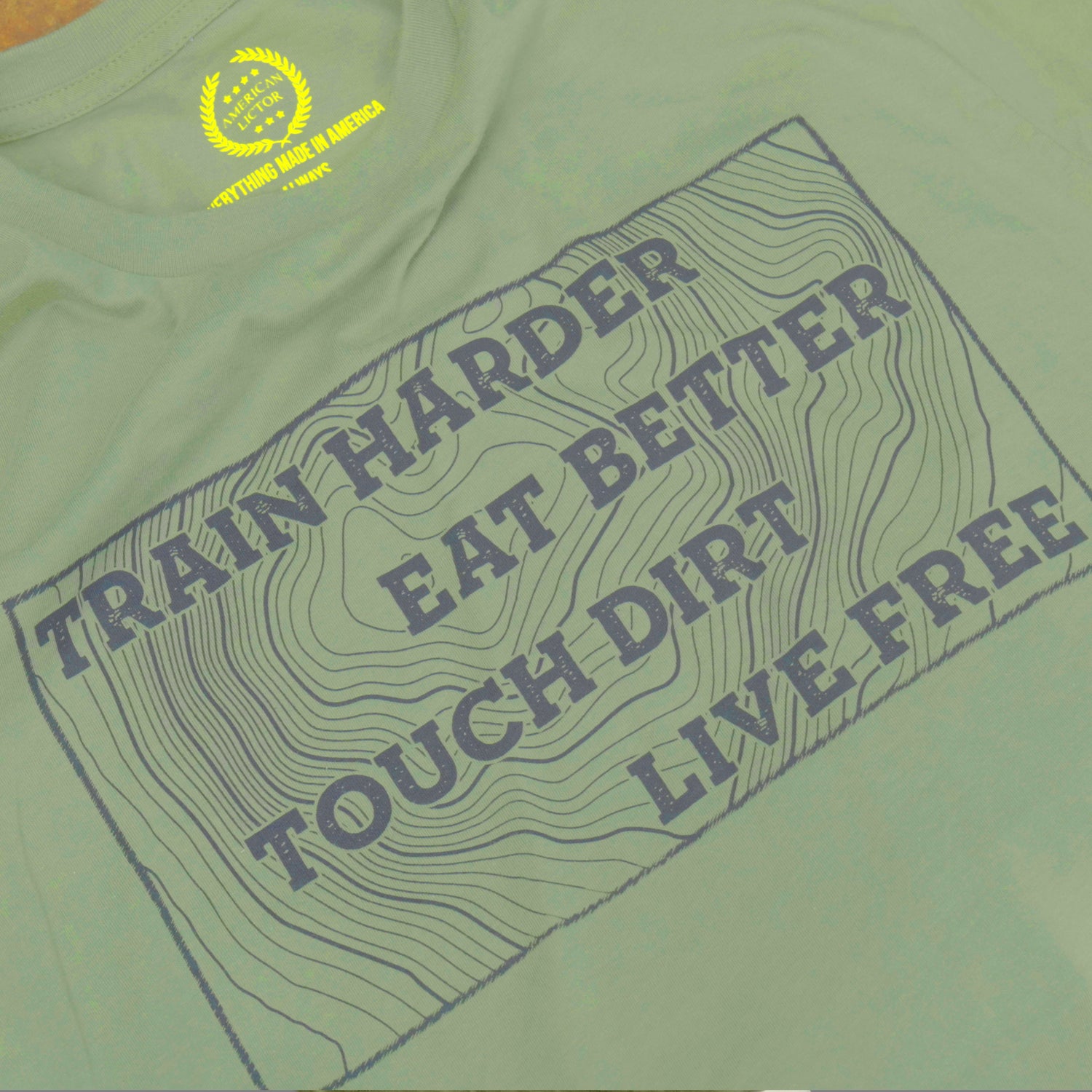 T-Shirt: Live Harder