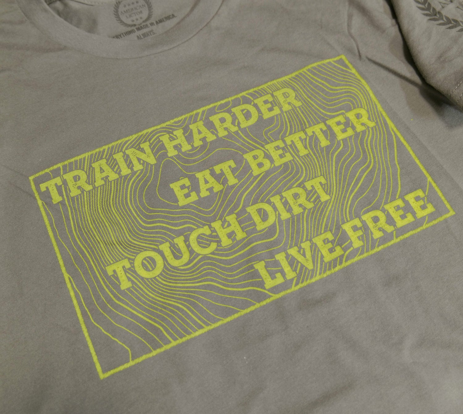 T-Shirt: Live Harder